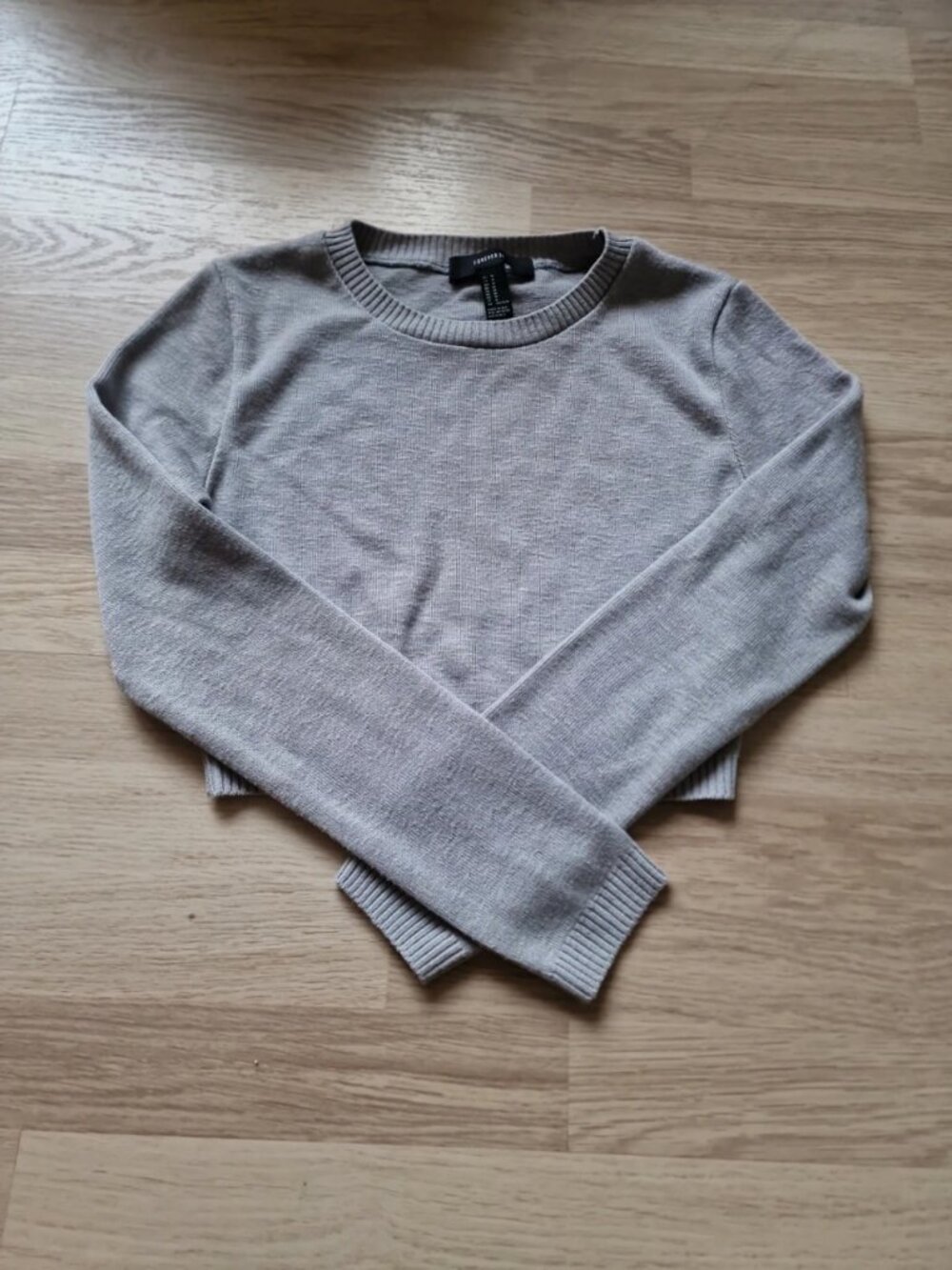Women's Gray Cropped Knit Sweater Size M